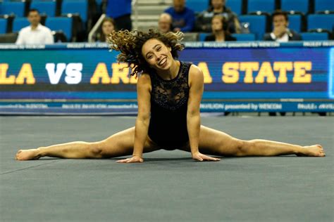 nude contortionist|Viral American gymnast dazzles in stunning naked photo shoot